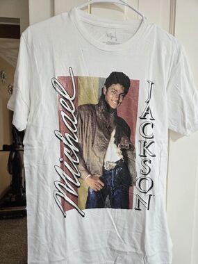 Michael Jaxson White Graphic Men’s T-Shirt with Vintage Music Print